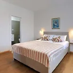 Karlo By Interhome