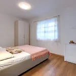 Karlo By Interhome Tatil Evi