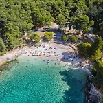 Karlo By Interhome