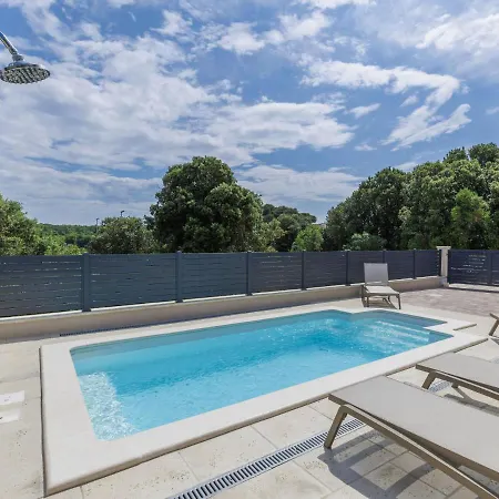 Karlo By Interhome * Pula