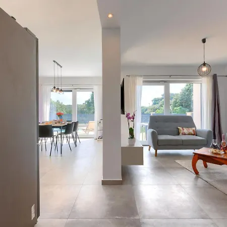 Karlo By Interhome בית נופש