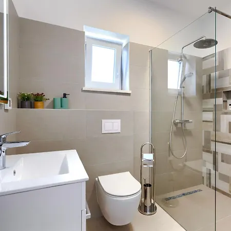 בית נופש Karlo By Interhome *