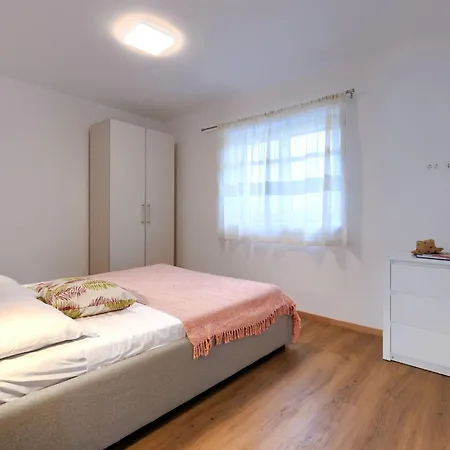Karlo By Interhome בית נופש