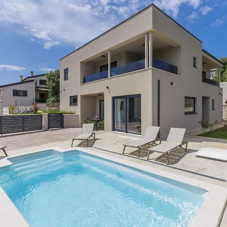 Karlo By Interhome *