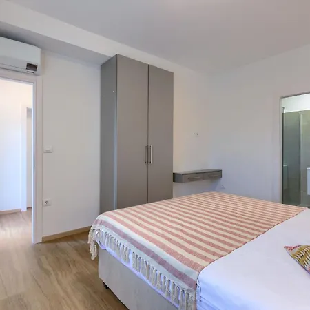 Karlo By Interhome Πούλα