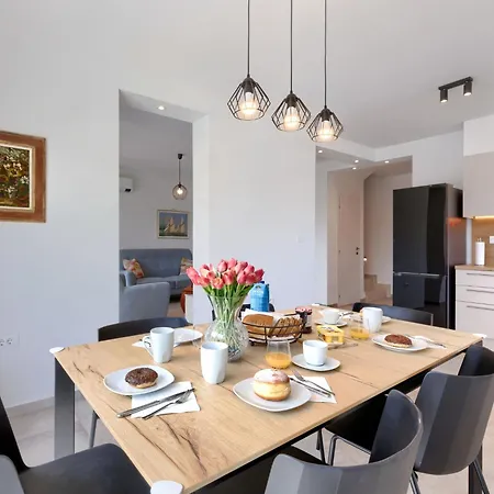 Karlo By Interhome *