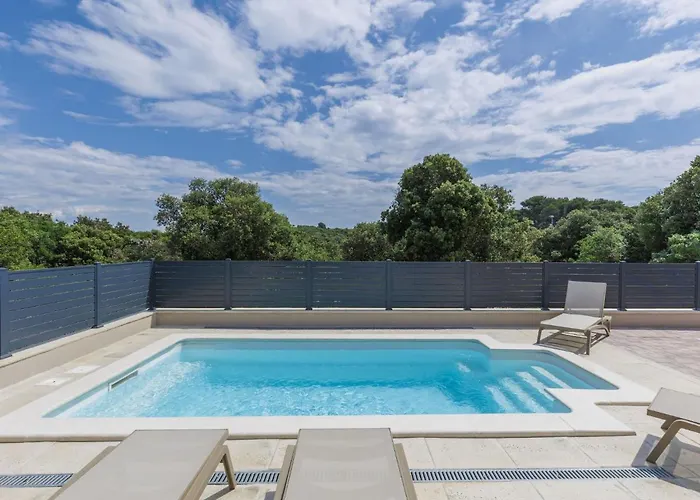 Karlo By Interhome *