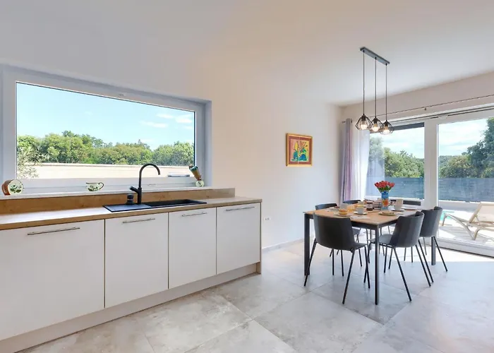 Karlo By Interhome Semesterbostad Pula