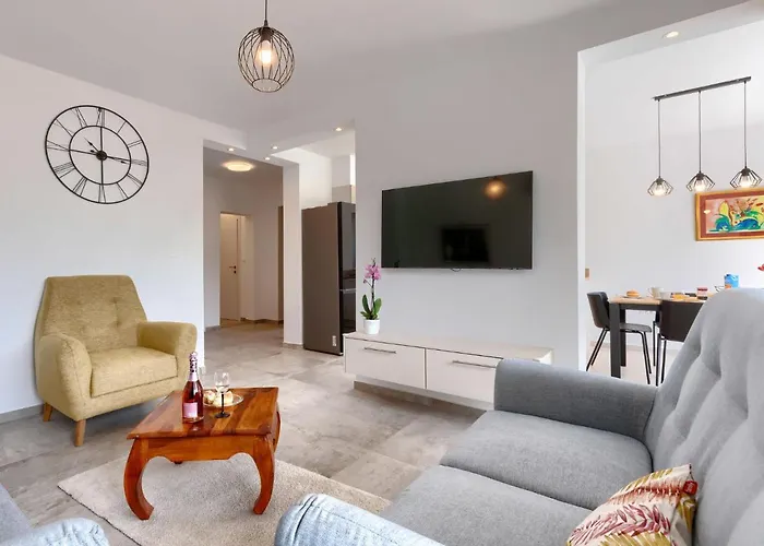 Semesterbostad Karlo By Interhome