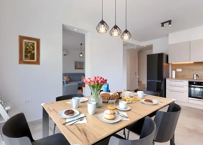 Karlo By Interhome *